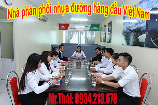 Tập thể cán bộ nhân viên công ty Hoàng Hùng ( Nguồn: HHPETROL)